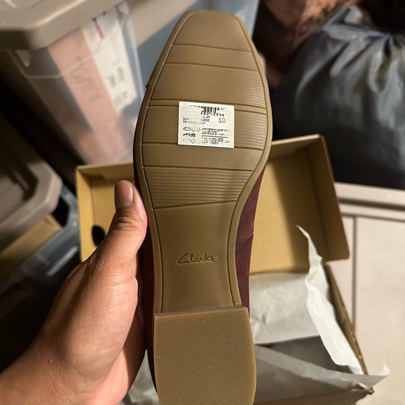 Brand new suede Clark’s - Picture 3 of 4